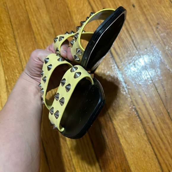 Marc Fisher Yellow Bolive Slippers size 6.5 Edgy, Grunge, Metal, Rebel - Picture 6 of 10